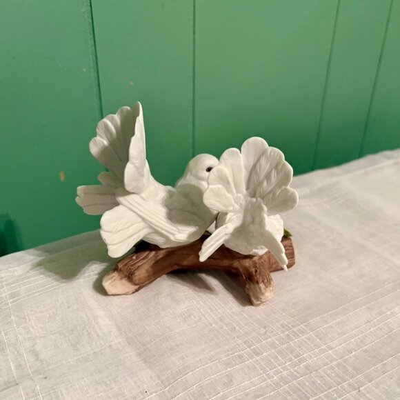 Vintage White Porcelain Birds Courting DOVES Figurine Homco Home Interiors #1453 - Picture 4 of 7